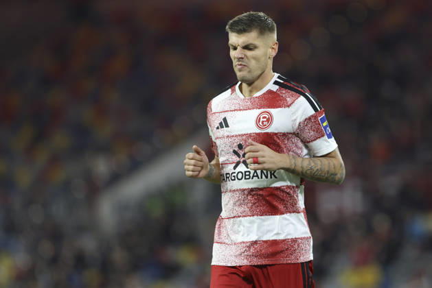 Erik Wekesser (Fortuna Duesseldorf) gestikuliert, Gestik waehrend des Spiels der 3. Liga zwischen Fortuna Duesseldorf und SC Verl, Merkur Spiel-Arena am 11. October 2026 in Duesseldorf, Deutschland. (Foto von Oliver Kaelke DeFodi Images) +++ Erik Wekesser (Fortuna Duesseldorf) gestures during the 3. Liga match between Fortuna Duesseldorf and SC Verl at Merkur Spiel-Arena on October 11, 2026 in Dusseldorf, Germany. (Photo by Oliver Kaelke DeFodi Images) DFB DFL REGULATIONS PROHIBIT ANY USE OF PHOTOGRAPHS AS IMAGE SEQUENCES AND OR QUASI-VIDEO. (Photo by Oliver Kaelke DeFodi Images) -