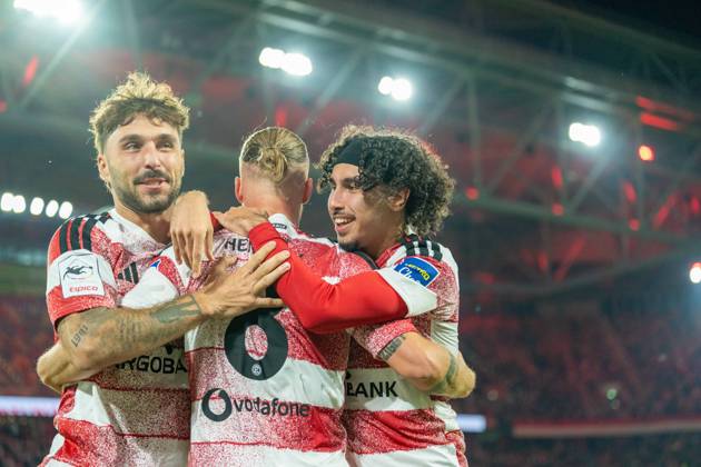 Fabian Schleusener (Fortuna Düsseldorf, 24), Jorrit Hendrix (Fortuna Düsseldorf, 08) und Anas Slimani (Fortuna Düsseldorf, 34) jubeln Fortuna Duesseldorf vs. SC Verl, Fussball, 3.Liga, 8.Spieltag, Saison 2026 27, 12.10.2026, DFL REGULATIONS PROHIBIT ANY USE OF PHOTOGRAPHS AS IMAGE SEQUENCES AND OR QUASI-VIDEO, Fortuna Duesseldorf vs. SC Verl, Fussball, 3.Liga, 8.Spieltag, Saison 2026 27, 12.10.2026 Düsseldorf Copyright: xEibner-Pressefoto LukasxBaldygax EP_LBA