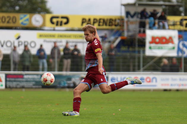 Fußball I Herren I Saison 2026-2027 I Regionalliga Nord I 13. Spieltag I SV Todesfelde - SC Weiche Flensburg I 11.10.2026 Benjamin William Lamce (6, SC Weiche Flensburg 08) Todesfelde Joda-Sportpark Schleswig Holstein Deutschland Copyright: xLobeca FabianxLamprechtx