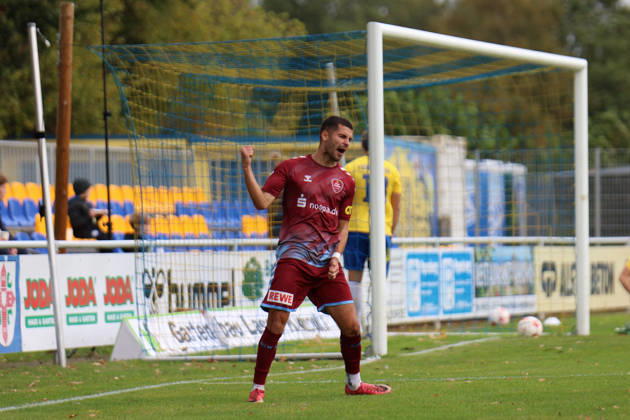 Fußball I Herren I Saison 2026-2027 I Regionalliga Nord I 13. Spieltag I SV Todesfelde - SC Weiche Flensburg I 11.10.2026 Erolind Krasniqi (48, SC Weiche Flensburg 08) Todesfelde Joda-Sportpark Schleswig Holstein Deutschland Copyright: xLobeca FabianxLamprechtx