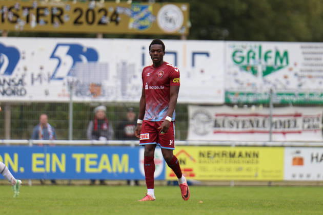 Fußball I Herren I Saison 2026-2027 I Regionalliga Nord I 13. Spieltag I SV Todesfelde - SC Weiche Flensburg I 11.10.2026 Randy Manu Gyamenah (14, SC Weiche Flensburg 08) Todesfelde Joda-Sportpark Schleswig Holstein Deutschland Copyright: xLobeca FabianxLamprechtx