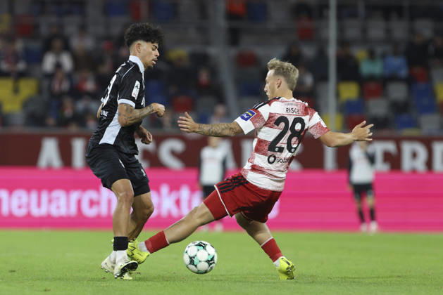 Andre Leipold (SC Verl) und Sascha Risch (Fortuna Duesseldorf) im Zweikampf waehrend des Spiels der 3. Liga zwischen Fortuna Duesseldorf und SC Verl, Merkur Spiel-Arena am 11. October 2026 in Duesseldorf, Deutschland. (Foto von Oliver Kaelke DeFodi Images) +++ Andre Leipold (SC Verl) und Sascha Risch (Fortuna Duesseldorf) battle for the ball during the 3. Liga match between Fortuna Duesseldorf and SC Verl at Merkur Spiel-Arena on October 11, 2026 in Dusseldorf, Germany. (Photo by Oliver Kaelke DeFodi Images) DFB DFL REGULATIONS PROHIBIT ANY USE OF PHOTOGRAPHS AS IMAGE SEQUENCES AND OR QUASI-VIDEO. (Photo by Oliver Kaelke DeFodi Images) -