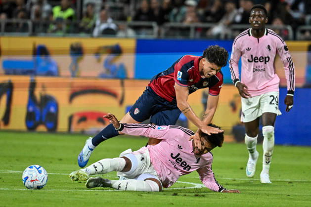 IPA89566286 - Alessandro Romano of Cagliari Calcio, Weston McKennie of Juventus FC, yellow card during the Cagliari Calcio vs. Juventus FC Italian Serie A soccer match in Cagliari, Italy, October 11, 2026  Copyright: xLuigixCanu IPAxSportx xx IPA89566286
