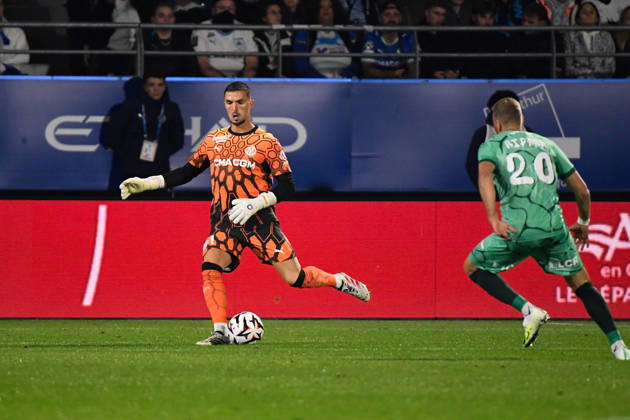 ESTAC Troyes v Olympique de Marseille - Ligue 1 McDonald s 2026 2027 Jeffrey DE LANGE of Marseille and Renaud RIPART of Troyes during Ligue 1 McDonald s match between Troyes and Marseille at Stade de l Aube on October 11, 2026 in Troyes, France. Troyes France  Copyright: xEwenxGavetx 776573381