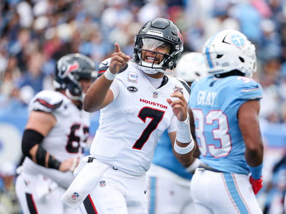 Oct 11, 2026; Nashville, TN, USA; Houston Texans quarterback C.J. Stroud (7) smiles and points to cheering fans after scoring a touchdown during the NFL, American Football Herren, USA regular season game between the Houston Texans and Tennessee Titans at Nissan Stadium. Mandatory Credit: -Cal Media NFL 2026: Texans Vs Titans OCT 11  - ZUMAc04_ 20261011_zma_c04_079 Copyright: xStephenxFurstx