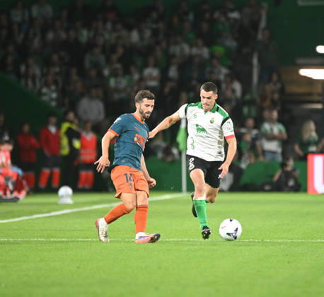 ESP: LaLiga EA Sports Racing Santander v Valencia CF Jose Gaya of Valencia CF and Alvaro Mantilla of Racing de Santander during LaLiga EA Sports between Racing Santander v Valencia CF played at Campos de de El Sardinero Stadium in Cantabria on October 11, 2026 in Spain Spain Futbol Copyright: xAgenciaxLOFx