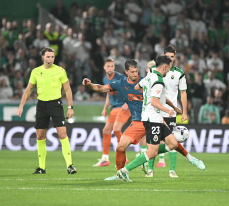 ESP: LaLiga EA Sports Racing Santander v Valencia CF Ivan Martin of Racing de Santander during LaLiga EA Sports between Racing Santander v Valencia CF played at Campos de de El Sardinero Stadium in Cantabria on October 11, 2026 in Spain Spain Futbol Copyright: xAgenciaxLOFx