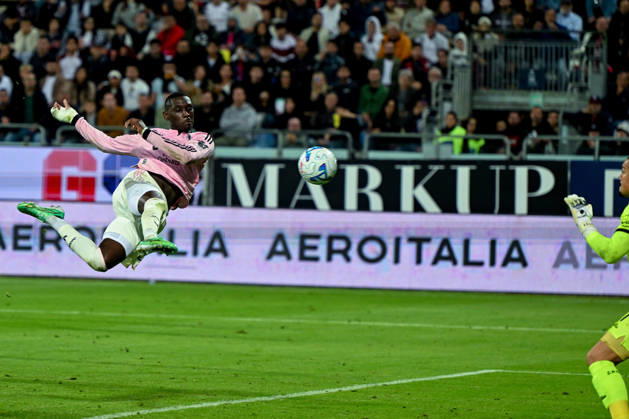 Juventus s Randal Kolo Muani in action during the Serie A soccer match between Cagliari Calcio and Juventus at the Unipol Domus in Cagliari, Sardinia - Sunday 11th october 2026. - Soccer  Copyright: xGianlucaxZuddas LaPressex