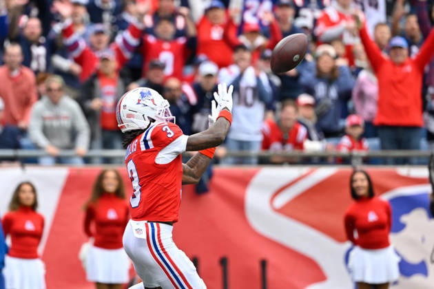 Oct 11, 2026; Foxborough, MA, USA; New England Patriots wide receiver DeMario Douglas (3) makes a catch for a touchdown during the first half against the Las Vegas Raiders at Gillette Stadium. Mandatory Credit: -Cal Media Foxborough USA - ZUMAc04_ 20261011_zma_c04_131 Copyright: xEricxCanhax