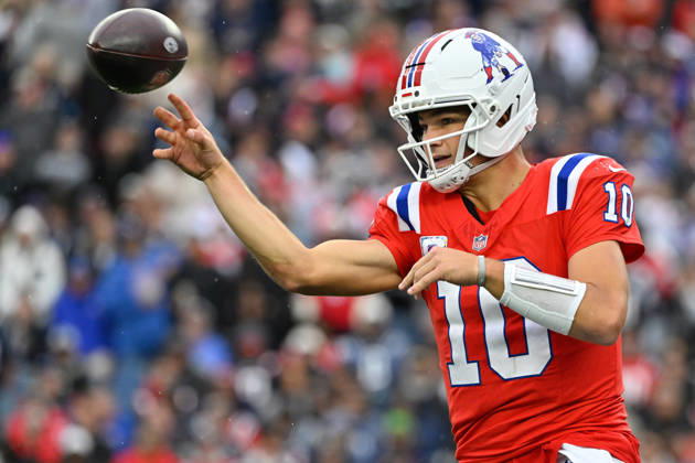 Oct 11, 2026; Foxborough, MA, USA; New England Patriots quarterback Drake Maye (10) throws a pass during the second half against the Las Vegas Raiders at Gillette Stadium. Mandatory Credit: -Cal Media Foxborough USA - ZUMAc04_ 20261011_zma_c04_160 Copyright: xEricxCanhax