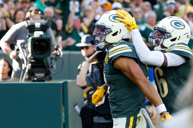 Oct 11, 2026; Green Bay, WI, USA; Green Bay Packers wide receiver Christian Watson (9) celebrates his 53 yard touchdown catch during NFL, American Football Herren, USA game action against the Chicago Bears at Lambeau Field. Mandatory Credit: -Cal Media NFL 2026: Bears Vs Packers OCT 11  - ZUMAc04_ 20261011_zma_c04_251 Copyright: xDarrenxLeex