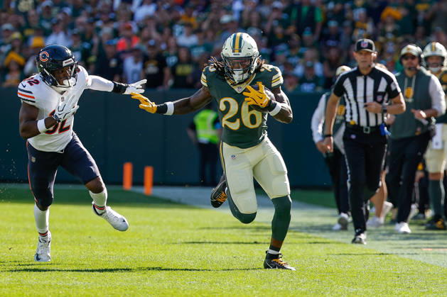 NFL, American Football Herren, USA 2026: Bears Vs Packers OCT 11 Oct 11, 2026; Green Bay, WI, USA; Green Bay Packers running back Kaleb Johnson (26) running the ball during NFL game action against the Chicago Bears at Lambeau Field. Mandatory Credit: Darren Lee-Cal Media (Credit Image: Â Darren Lee Cal Sport Media) Green Bay Wi USA EDITORIAL USE ONLY Copyright: xx ZUMA-20261011_zma_c04_224.jpg DarrenxLeex csmphotothree533701