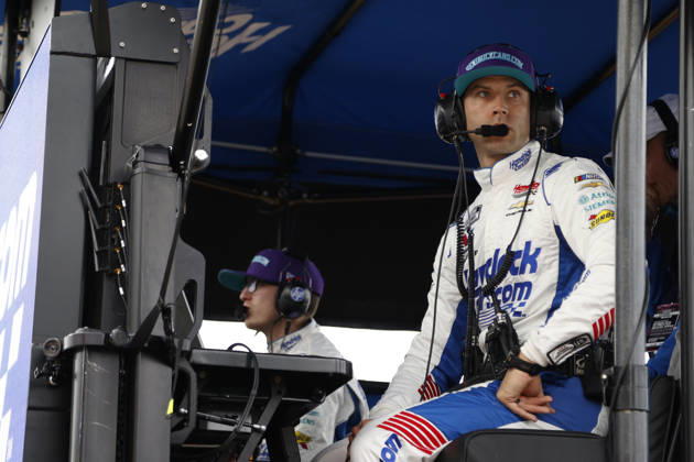 CHARLOTTE, NC - OCTOBER 11: Cliff Daniels,crew chief for Kyle Larson ( 5 Hendrick Motorsports HendrickCars.com Chevrolet) looks on from the pit box during the running of the NASCAR, Motorsport, USA Cup Series Playoffs Bank of America 400 race on October 11, 2026 at Charlotte Motor Speedway in Charlotte, NC. (Photo by Jeff Robinson Icon Sportswire) AUTO: OCT 11 NASCAR Cup Series Playoffs Bank of America 400 EDITORIAL USE ONLY Icon26101114151400