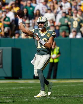 Oct 11, 2026; Green Bay, WI, USA; Green Bay Packers quarterback Jordan Love (10) passing the ball during NFL, American Football Herren, USA game action against the Chicago Bears at Lambeau Field. Mandatory Credit: -Cal Media Green Bay USA - ZUMAc04_ 20261011_zma_c04_210 Copyright: xDarrenxLeex