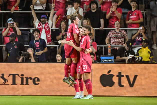 ST. LOUIS, MO - OCTOBER 11: Lukas MacNaughton (5) of the St. Louis CITY SC celebrates his goal with Dante Polvara (21) of the St. Louis CITY SC and Daniel Edelman (24) of the St. Louis CITY SC during the MLS, Fussball Herren, USA regular season match where St. Louis CITY SC hosted LA Galaxy on Sunday October 11th, 2026, at Energizer Park in St. Louis City, MO. (Photo by Rick Ulreich Icon Sportswire) SOCCER: OCT 11 MLS St. Louis CITY SC vs LA Galaxy EDITORIAL USE ONLY Icon26101120