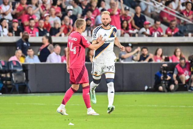 ST. LOUIS, MO - OCTOBER 11: Tomas Totland (14) of the St. Louis CITY SC greets former teammate Joao Klauss (99) of the LA Galaxy as he enters the game during the MLS, Fussball Herren, USA regular season match where St. Louis CITY SC hosted LA Galaxy on Sunday October 11th, 2026, at Energizer Park in St. Louis City, MO. (Photo by Rick Ulreich Icon Sportswire) SOCCER: OCT 11 MLS St. Louis CITY SC vs LA Galaxy EDITORIAL USE ONLY Icon26101123