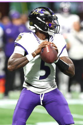 ATLANTA, GA - OCTOBER 11: Starting quarterback Tyler Huntley (5) of the Baltimore Ravens drops back to pass during the Sunday evening NFL, American Football Herren, USA game between the Atlanta Falcons and the Baltimore Ravens on October 11, 2026 at the Mercedes-Benz Stadium in Atlanta, Georgia. (Photo by David J. Griffin Icon Sportswire) NFL: OCT 11 Ravens at Falcons EDITORIAL USE ONLY Icon9532610110289