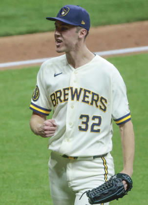 Milwaukee Brewers pitcher Jacob Misiorowski (32) reacts as he comes off the field in the top of the fourth inning against the Los Angeles Dodgers in an MLB, Baseball Herren, USA National League Championship Series playoff game at American Family Field in Milwaukee, Wisconsin, on Sunday, October 11, 2026.  MIL20261011730 TANNENxMAURY