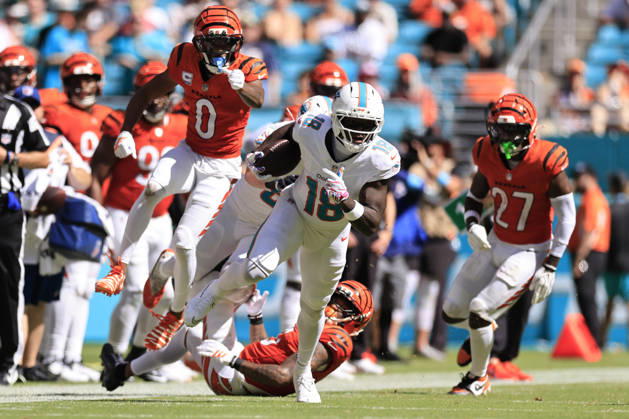 October 11, 2026, Miami Gardens, Florida, United States: Miami Dolphins wide receiver Chris Bell (18) makes a reception and turns to run with the ball during an NFL, American Football Herren, USA game against the Cincinnati Bengals on Sunday, October 11, 2026 at the Hard Rock Stadium. The Bengals beat the Dolphins 31-24. NFL 2026: Cincinnati Bengals 31 : 24 Miami Dolphins  - ZUMAh180 20261011_zsp_h180_109 Copyright: xKimxHukarix