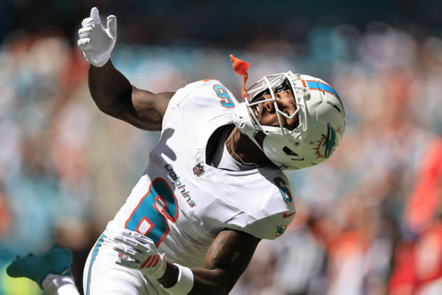October 11, 2026, Miami Gardens, Florida, United States: Miami Dolphins wide receiver Malik Washington (6) looks up for the ball which is overthrown during an NFL, American Football Herren, USA game against the Cincinnati Bengals on Sunday, October 11, 2026 at the Hard Rock Stadium. The Bengals beat the Dolphins 31-24. Miami Gardens United States - ZUMAh180 20261011_zsp_h180_070 Copyright: xKimxHukarix