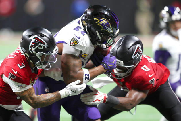 ATLANTA, GA - OCTOBER 11: Jessie Bates III (3) of the Atlanta Falcons and Divine Deablo (0) of the Atlanta Falcons tackle Derrick Henry (22) of the Baltimore Ravens during the Sunday evening NFL, American Football Herren, USA game between the Atlanta Falcons and the Baltimore Ravens on October 11, 2026 at the Mercedes-Benz Stadium in Atlanta, Georgia. (Photo by David J. Griffin Icon Sportswire) NFL: OCT 11 Ravens at Falcons EDITORIAL USE ONLY Icon9532610111187