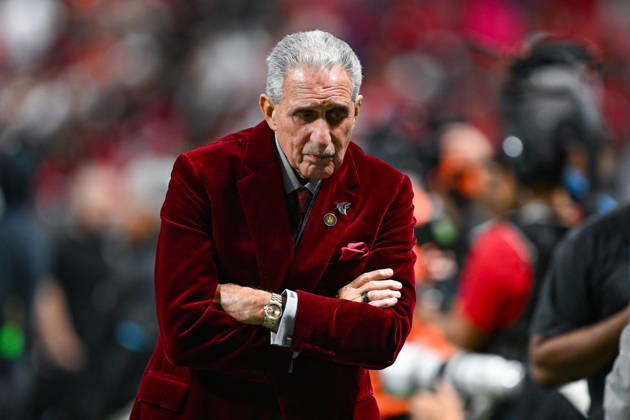 ATLANTA, GA - OCTOBER 11: Falcons owner Arthur Blank on the sideline during the NFL, American Football Herren, USA game between the Baltimore Ravens and the Atlanta Falcons on October 11th, 2026 at Mercedes-Benz Stadium in Atlanta, GA. (Photo by Rich von Biberstein Icon Sportswire) NFL: OCT 11 Ravens at Falcons EDITORIAL USE ONLY Icon261011027