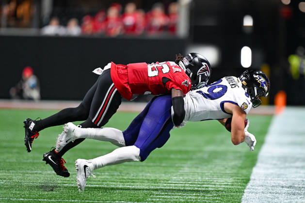 ATLANTA, GA - OCTOBER 11: Atlanta linebacker Harold Perkins Jr. (56) tackles Baltimore tight end Mark Andrews (89) during the NFL, American Football Herren, USA game between the Baltimore Ravens and the Atlanta Falcons on October 11th, 2026 at Mercedes-Benz Stadium in Atlanta, GA. (Photo by Rich von Biberstein Icon Sportswire) NFL: OCT 11 Ravens at Falcons EDITORIAL USE ONLY Icon261011028