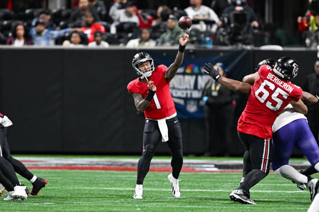 ATLANTA, GA - OCTOBER 11: Atlanta quarterback Tua Tagovailoa (1) throws a pass in overtime during the NFL, American Football Herren, USA game between the Baltimore Ravens and the Atlanta Falcons on October 11th, 2026 at Mercedes-Benz Stadium in Atlanta, GA. (Photo by Rich von Biberstein Icon Sportswire) NFL: OCT 11 Ravens at Falcons EDITORIAL USE ONLY Icon261011034