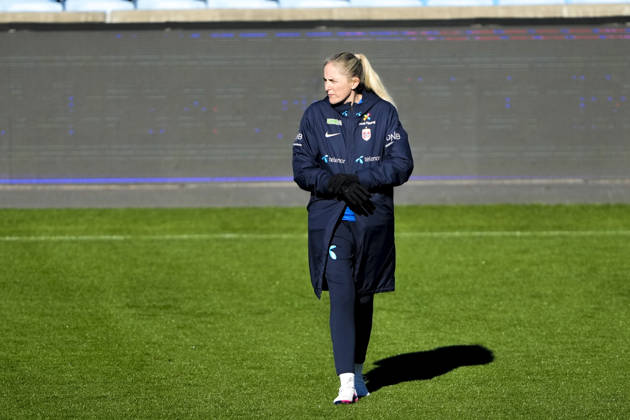 Soccer, training with the Norwegian women s national soccer team Oslo 20261012 National team coach Gemma Grainger during training with the Norwegian women s national soccer team at Ullevaal Stadium ahead of the match against Romania Photo: Fredrik Varfjell, NTB, Oslo, Norway EDITORIAL USE ONLY RESTRICTED USE FOR BETTING COMPANIES  Copyright: xFredrikxVarfjellx xNTBx
