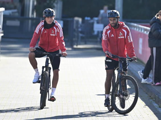 12.10.2026, xophax, Fussball 1.Bundesliga, 1.FC Koeln . Training nach dem Rheinderby gegen Mönchengladbach. Said El Mala ( 1.FC Köln ) , links und Linton Maina , rechts . Koeln