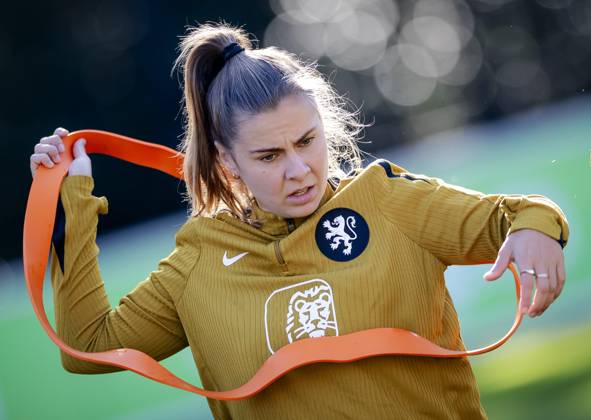 ZEIST - Victoria Pelova during a training session of the Dutch women s football team in preparation for the World Cup qualifying match against Hungary. ROBIN VAN LONKHUIJSEN ANP xVIxANPxSportx xxANPxIVx 572230021 originalFilename: 572230021.jpg