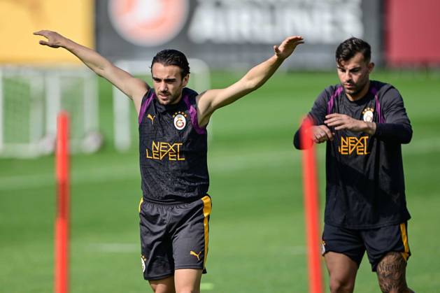 Galatasaray complete final training session in Istanbul ahead of Barcelona clash ISTANBUL, TURKIYE - OCTOBER 12: Galatasaray players complete their final training session ahead of their UEFA Champions League second-round match against Barcelona at the Kemerburgaz Metin Oktay Training Facility in Istanbul, Turkiye, on October 12, 2026. The training session, led by head coach Okan Buruk and open to the media for the first 15 minutes, began with warm-up exercises, continued with an 8-on-2 ball-possession drill and concluded with tactical preparations for the Barcelona match. Cem Tekkesinoglu Anadolu Istanbul Turkey. Editorial use only. Please get in touch for any other usage.  Copyright: x2026xAnadoluxCemxTekkesinoglux