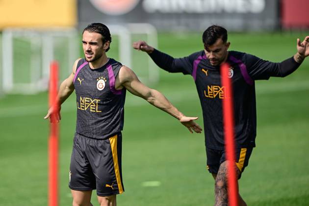 Galatasaray complete final training session in Istanbul ahead of Barcelona clash ISTANBUL, TURKIYE - OCTOBER 12: Galatasaray players complete their final training session ahead of their UEFA Champions League second-round match against Barcelona at the Kemerburgaz Metin Oktay Training Facility in Istanbul, Turkiye, on October 12, 2026. The training session, led by head coach Okan Buruk and open to the media for the first 15 minutes, began with warm-up exercises, continued with an 8-on-2 ball-possession drill and concluded with tactical preparations for the Barcelona match. Cem Tekkesinoglu Anadolu Istanbul Turkey. Editorial use only. Please get in touch for any other usage.  Copyright: x2026xAnadoluxCemxTekkesinoglux