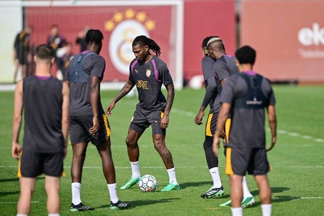Galatasaray complete final training session in Istanbul ahead of Barcelona clash ISTANBUL, TURKIYE - OCTOBER 12: Galatasaray players complete their final training session ahead of their UEFA Champions League second-round match against Barcelona at the Kemerburgaz Metin Oktay Training Facility in Istanbul, Turkiye, on October 12, 2026. The training session, led by head coach Okan Buruk and open to the media for the first 15 minutes, began with warm-up exercises, continued with an 8-on-2 ball-possession drill and concluded with tactical preparations for the Barcelona match. Cem Tekkesinoglu Anadolu Istanbul Turkey. Editorial use only. Please get in touch for any other usage.  Copyright: x2026xAnadoluxCemxTekkesinoglux