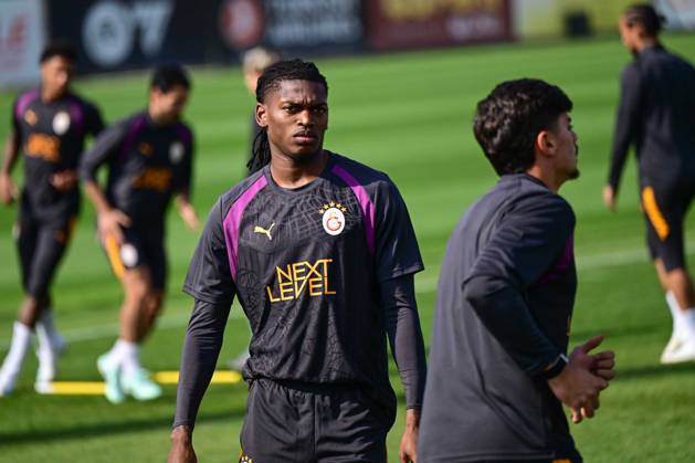 Galatasaray complete final training session in Istanbul ahead of Barcelona clash ISTANBUL, TURKIYE - OCTOBER 12: Galatasaray players complete their final training session ahead of their UEFA Champions League second-round match against Barcelona at the Kemerburgaz Metin Oktay Training Facility in Istanbul, Turkiye, on October 12, 2026. The training session, led by head coach Okan Buruk and open to the media for the first 15 minutes, began with warm-up exercises, continued with an 8-on-2 ball-possession drill and concluded with tactical preparations for the Barcelona match. Cem Tekkesinoglu Anadolu Istanbul Turkey. Editorial use only. Please get in touch for any other usage.  Copyright: x2026xAnadoluxCemxTekkesinoglux