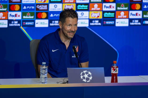 Atletico de Madrid Training Session And press conference, PK, Pressekonferenz - UEFA Champions League 2026 27 League Phase MD2 MADRID, SPAIN - OCTOBER 12: Diego Pablo Simeone, Head Coach of Atletico de Madrid, speaks during the press conference on day ahead of the UEFA Champions League 2026 27 League Phase MD2 against Manchester United, ManU at Estadio Riyadh Air Metropolitano on October 12, 2026 in Madrid, Spain. Madrid Estadio Riyadh Air Metropolitano Madrid Spain Copyright: xAlbertoxGardinx AGardin_20261012_Atl_Mad_Press_00060