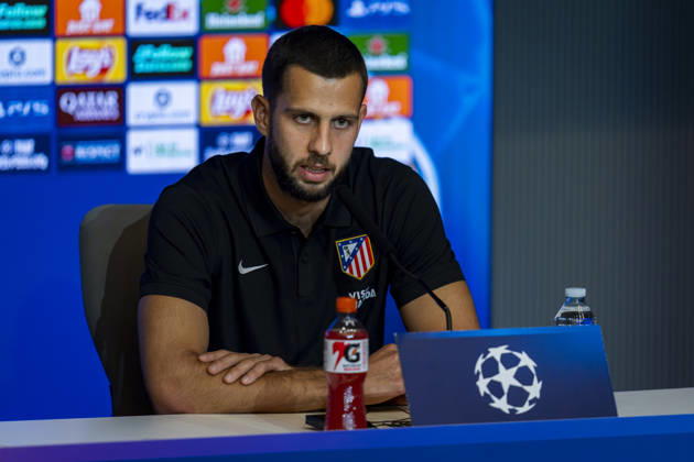 Atletico de Madrid Training Session And press conference, PK, Pressekonferenz - UEFA Champions League 2026 27 League Phase MD2 MADRID, SPAIN - OCTOBER 12: David Hancko of Atletico de Madrid speaks during the press conference on day ahead of the UEFA Champions League 2026 27 League Phase MD2 against Manchester United, ManU at Estadio Riyadh Air Metropolitano on October 12, 2026 in Madrid, Spain. Madrid Estadio Riyadh Air Metropolitano Madrid Spain Copyright: xAlbertoxGardinx AGardin_20261012_Atl_Mad_Press_00062