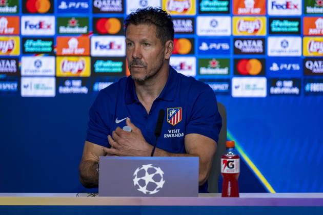 Atletico de Madrid Training Session And press conference, PK, Pressekonferenz - UEFA Champions League 2026 27 League Phase MD2 MADRID, SPAIN - OCTOBER 12: Diego Pablo Simeone, Head Coach of Atletico de Madrid, speaks during the press conference on day ahead of the UEFA Champions League 2026 27 League Phase MD2 against Manchester United, ManU at Estadio Riyadh Air Metropolitano on October 12, 2026 in Madrid, Spain. Madrid Estadio Riyadh Air Metropolitano Madrid Spain Copyright: xAlbertoxGardinx AGardin_20261012_Atl_Mad_Press_00067