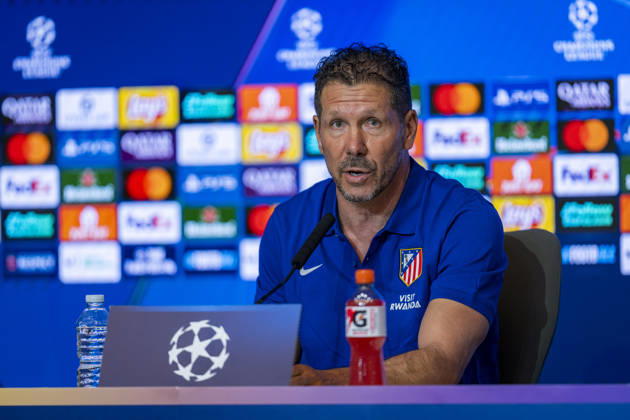 Atletico de Madrid Training Session And press conference, PK, Pressekonferenz - UEFA Champions League 2026 27 League Phase MD2 MADRID, SPAIN - OCTOBER 12: Diego Pablo Simeone, Head Coach of Atletico de Madrid, speaks during the press conference on day ahead of the UEFA Champions League 2026 27 League Phase MD2 against Manchester United, ManU at Estadio Riyadh Air Metropolitano on October 12, 2026 in Madrid, Spain. Madrid Estadio Riyadh Air Metropolitano Madrid Spain Copyright: xAlbertoxGardinx AGardin_20261012_Atl_Mad_Press_00073
