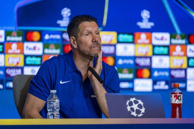 Atletico de Madrid Training Session And press conference, PK, Pressekonferenz - UEFA Champions League 2026 27 League Phase MD2 MADRID, SPAIN - OCTOBER 12: Diego Pablo Simeone, Head Coach of Atletico de Madrid, speaks during the press conference on day ahead of the UEFA Champions League 2026 27 League Phase MD2 against Manchester United, ManU at Estadio Riyadh Air Metropolitano on October 12, 2026 in Madrid, Spain. Madrid Estadio Riyadh Air Metropolitano Madrid Spain Copyright: xAlbertoxGardinx AGardin_20261012_Atl_Mad_Press_00080