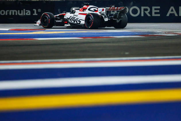 October 11, 2026, Singapore, Singapore: Esteban Ocon of France drives the (31) TGR Haas F1 Team VF-26 during the F1 Grand Prix of Singapore at the Marina Bay Street Circuit. Singapore Singapore - ZUMAs197 20261011_aaa_s197_840 Copyright: xGeorgexHitchensx
