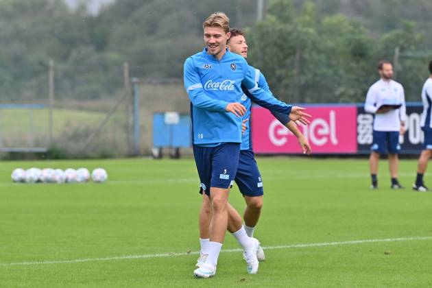 Foto IPP Felice De Martino Castel Volturno (Ce) 12 10 2026 Allenamento Napoli pre gara Champions League con il Villareal Nella foto: Rasmus Hojlund Italy Photo Press World Copyright Castel Volturno italy ITALY  Copyright: xR4924_italyphotopressx