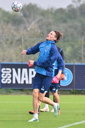 Foto IPP Felice De Martino Castel Volturno (Ce) 12 10 2026 Allenamento Napoli pre gara Champions League con il Villareal Nella foto: Scott McTominay Italy Photo Press World Copyright Castel Volturno italy ITALY  Copyright: xR4924_italyphotopressx