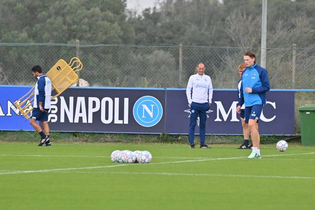 Foto IPP Felice De Martino Castel Volturno (Ce) 12 10 2026 Allenamento Napoli pre gara Champions League con il Villareal Nella foto: Massimiliano Allegri Italy Photo Press World Copyright Castel Volturno italy ITALY  Copyright: xR4924_italyphotopressx
