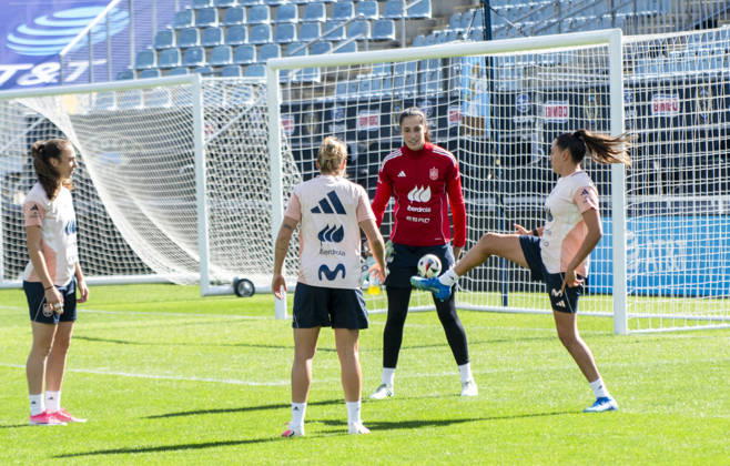 October 12, 2026, Chester, Pennsylvania, United States: SpainÃ¢â‚¬â ¢s national team, Nationalteam ¢â‚¬â ¢s players in action during training before SpainÃ¢â‚¬â ¢s match against the US WomenÃ¢â‚¬â ¢s national team at Subaru Park in Chester PA Chester United States - ZUMArf1_ 20261012_zaf_rf1_016 Copyright: xRickyxFitchettx