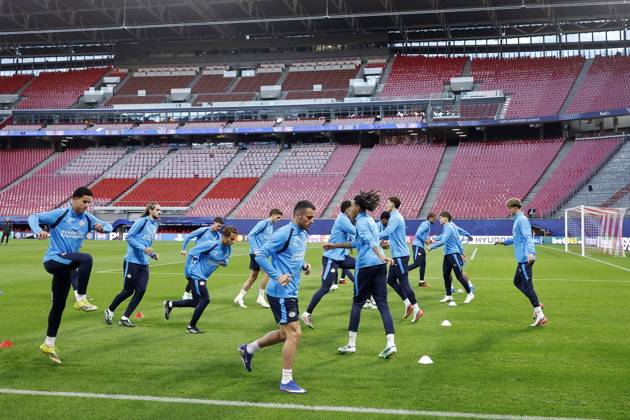 LEIPZIG - (LR) Amir Bouhamdi of PSV Eindhoven, Yarek Gasiorowski of PSV Eindhoven, Dennis Man of PSV Eindhoven, Kodai Sano of PSV Eindhoven, Sam Lammers of PSV Eindhoven, Filip Kostic of PSV Eindhoven, during a training session prior to the UEFA Champions League match between RB Leipzig and PSV Eindhoven at the RB Arena on 12 October 2026 in Leipzig, Germany. MAURICE VAN STEEN ANP xVIxANPxSportx xxANPxIVx 572250717 originalFilename: 572250717.jpg