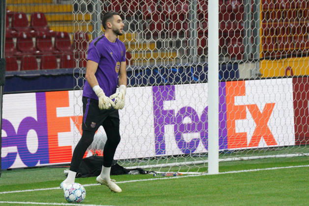October 12, 2026, Sariyer, Istanbul, Turkey: Joan Garcia (C) during the training day of FC Barcelona, Barca ahead the UEFA Champions League second round, football match against Galatasaray at RAMS Park Stadium in Istanbul, Turkey on October 12, 2026. Sariyer Turkey - ZUMAu194 20261012_zip_u194_026 Copyright: xTolgaxUluturkx