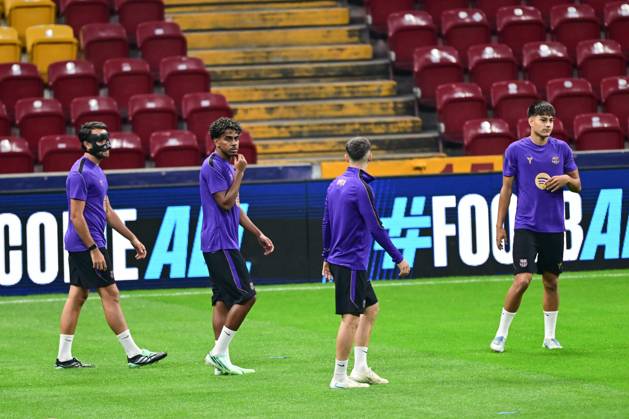 Barcelona complete preparations for Champions League clash with Galatasaray in Istanbul ISTANBUL, TURKIYE - OCTOBER 12: Barcelona players take part in a training session at RAMS Park as they complete preparations for their UEFA Champions League Week 2 match against Galatasaray, on October 12, 2026 in Istanbul, Turkiye. The session was led by head coach Hansi Flick, with the opening 15 minutes made available to members of the media ahead of the match. Cem Tekkesinoglu Anadolu Istanbul Turkey. Editorial use only. Please get in touch for any other usage.  Copyright: x2026xAnadoluxCemxTekkesinoglux
