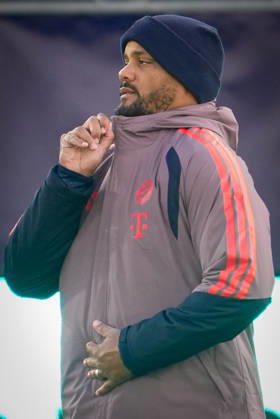 Soccer, Champions League 2026–2027, Viking vs. Bayern Munich, Stavanger, October 12, 2026. Bayern Munich coach Vincent Kompany coaches at Lyse Arena in Stavanger, on the day of the Champions League match between Viking and Bayern Munich. Photo: Lise Aserud, NTB, Stavanger, Norway. EDITORIAL USE ONLY. RESTRICTED USE FOR BETTING COMPANIES. Copyright: xLisexAserudx xNTBx