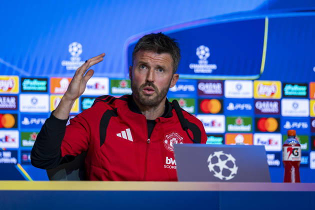 Manchester United, ManU press conference, PK, Pressekonferenz - UEFA Champions League 2026 27 League Phase MD2 MADRID, SPAIN - OCTOBER 12: Michael Carrick, Head Coach of Manchester United, speaks during the press conference on day ahead of the UEFA Champions League 2026 27 League Phase MD2 match against Atletico de Madrid at Estadio Riyadh Air Metropolitano on October 12, 2026 in Madrid, Spain. Madrid Estadio Riyadh Air Metropolitano Madrid Spain Copyright: xAlbertoxGardinx AGardin_20261012_Man_Uni_Press_0068